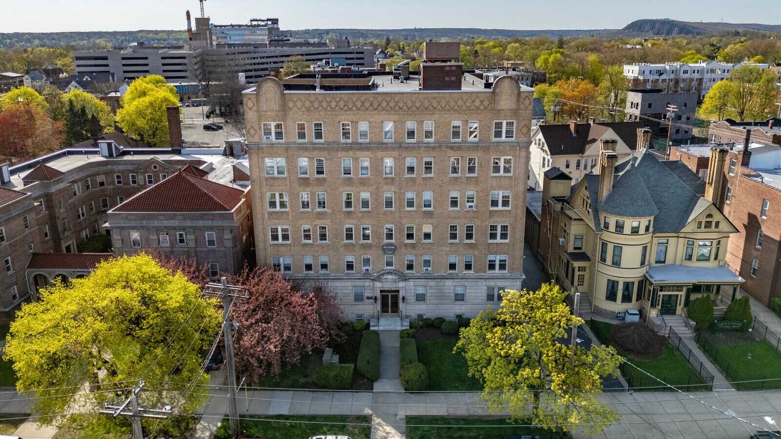 Photo - Traymore Apartments