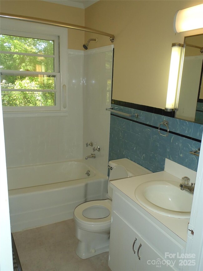 Photo - 803 Wood St