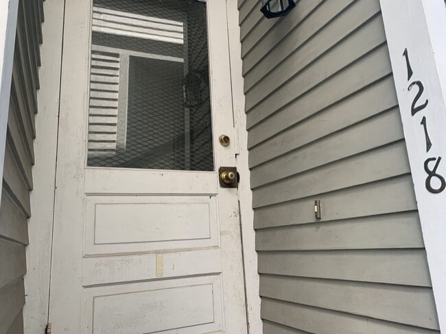 Photo - 1218 Joseph St
