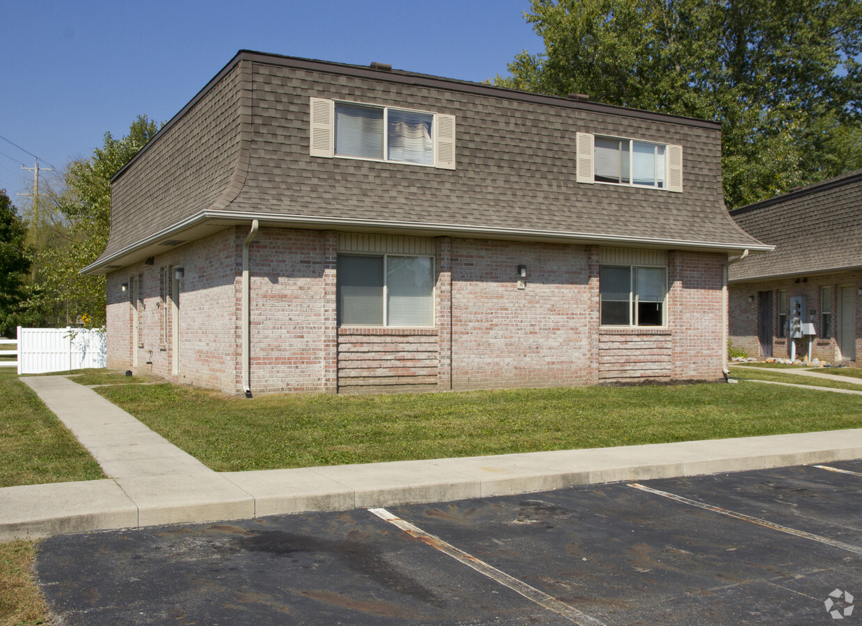 Sharon Court Townhomes - Sharon Court Townhomes