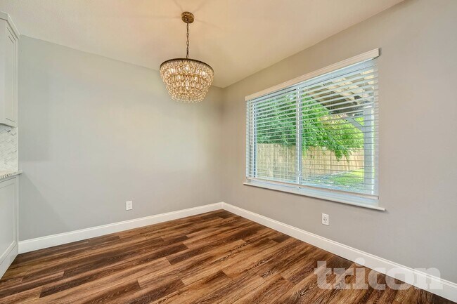 Photo - 7549 David Dr