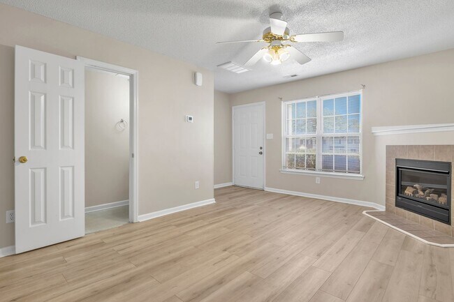 Photo - 2 Bed 2.5 Bath Townhome