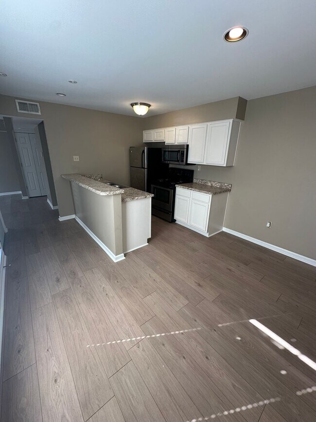 Photo - 2BD/1.5BA Townhouse located on the Germantown/Memphis Line!