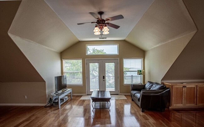 Photo - 101 Kelly Emeralds Rd Unidad SI ID1494640P