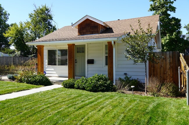 Photo - 645 Newton St