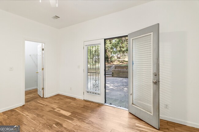 Photo - 717 Dill Ave SW