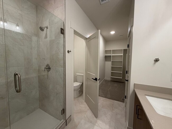 Photo - 622 Hemsworth Ln