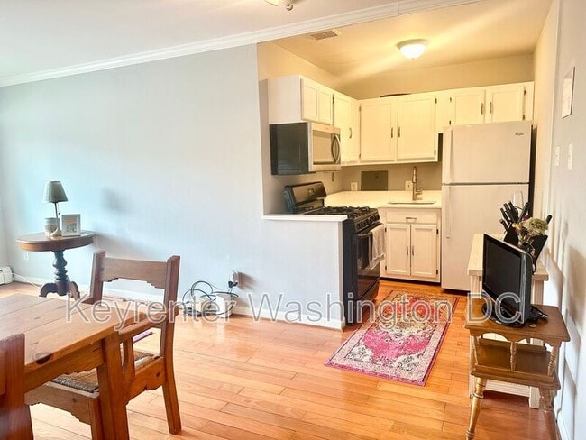 Building Photo - 3000 7th St NE Unit 312