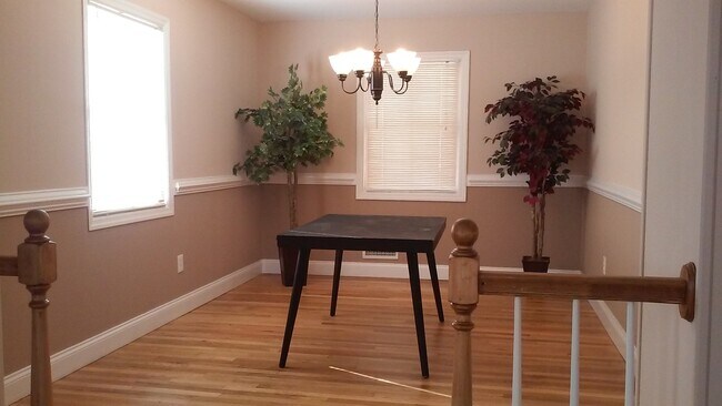 $1,950 / 3br - 1600ft2 - Recently Renovate... - $1,950 / 3br - 1600ft2 - Recently Renovate...