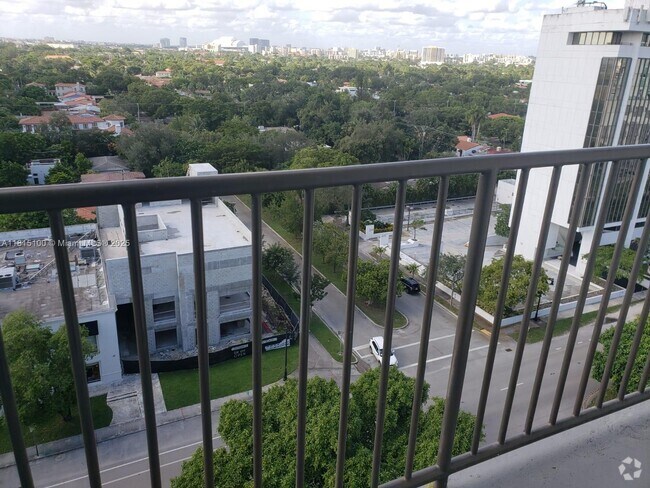Building Photo - 2701 SW 3rd Ave Unit 1002 Rental
