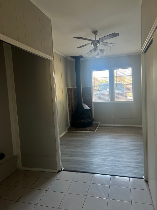 Building Photo - 4212 Garland St Rental