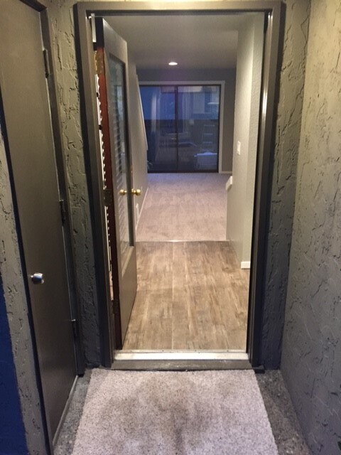 Front Entry - 10320 NE 186th St (Bothell, WA)