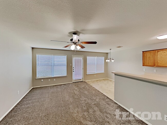 Photo - 1461 Pine Ln