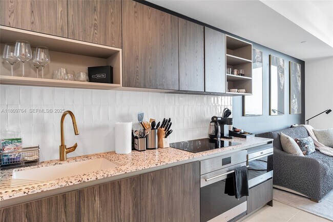 Photo - 601 NE 1st Ave Unidad 4907