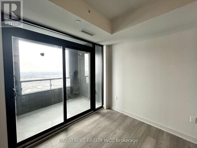 Photo - 2920 Hwy 7 Unité 4601