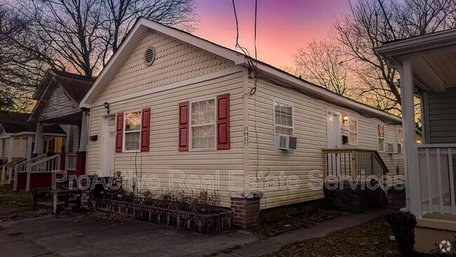 Building Photo - 3027 Peronne Ave Unit B Rental