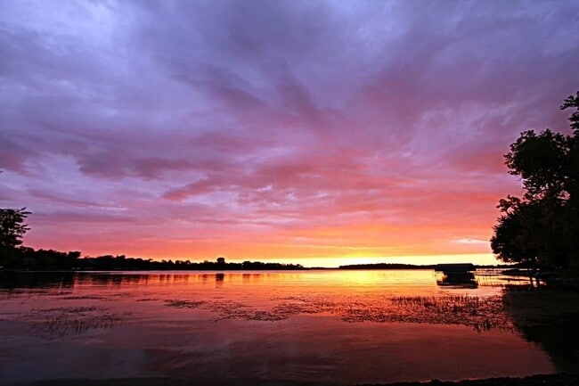 Photo - Minnetonka Lakeshore!
