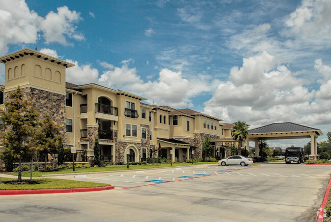 Building - The Huntington at Missouri City - Senior Rental