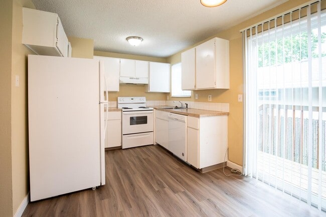 Photo - 3542 NE Division St