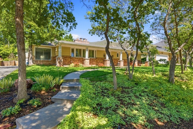 Building Photo - 2721 Wilshire Dr S