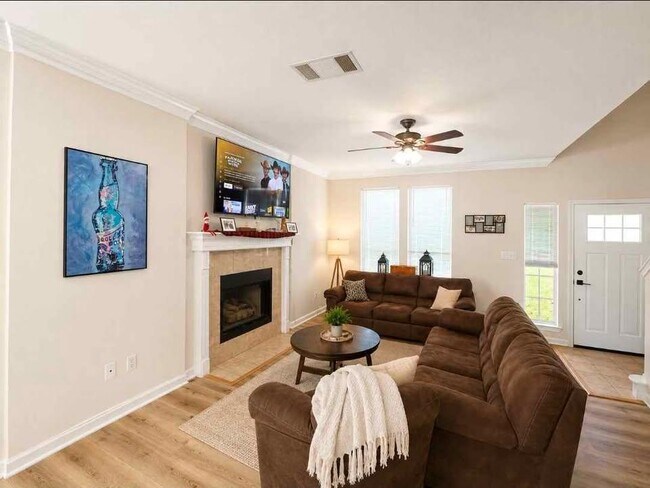 1716 Ramona Cir