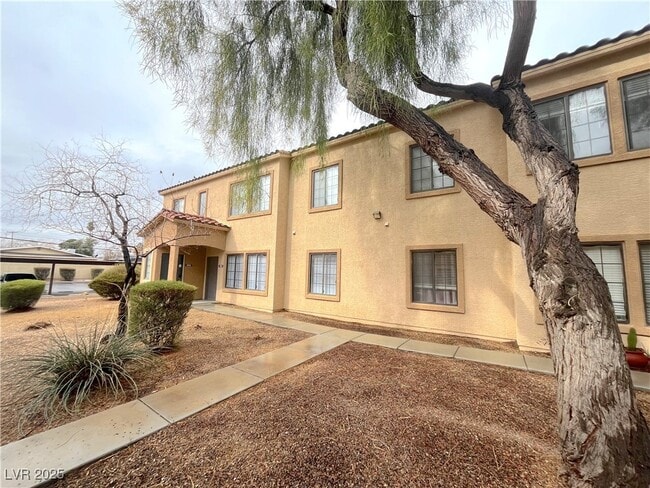 Photo - 2041 Hussium Hills St Unidad 105