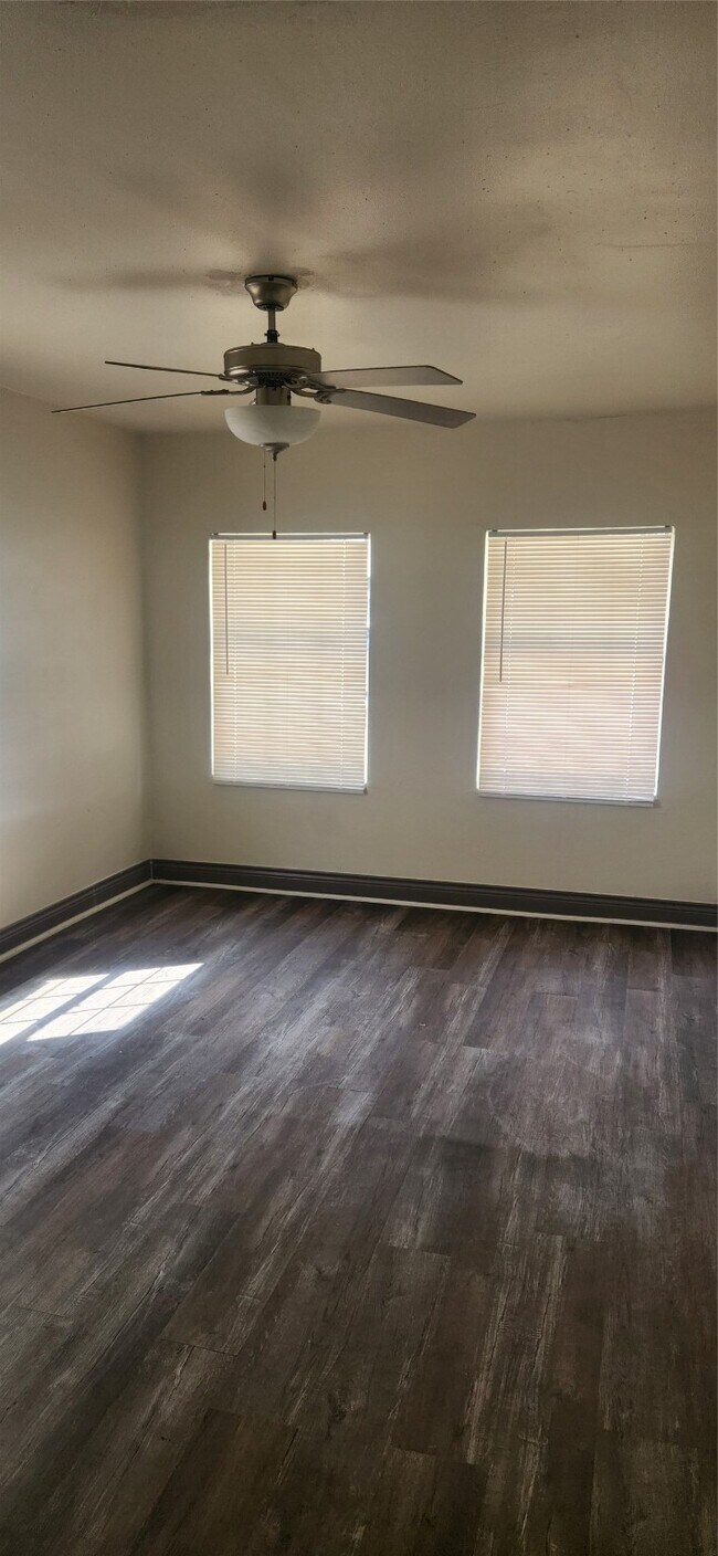 Photo - 5730 Pershing St