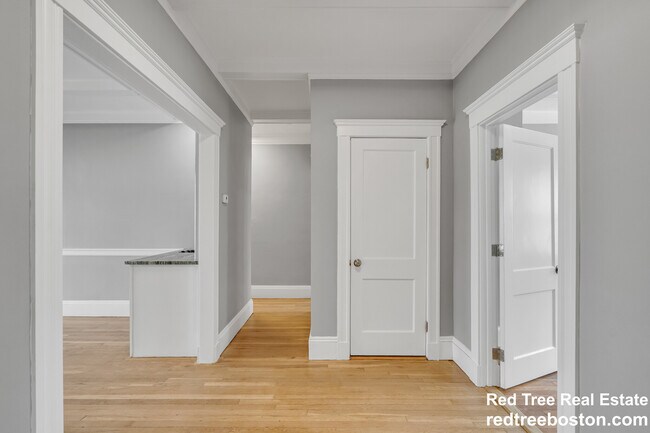 Photo - 142 Sutherland Rd Unit 2