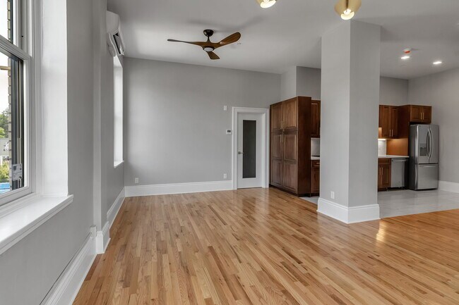 Photo - 670 Main St Apartments