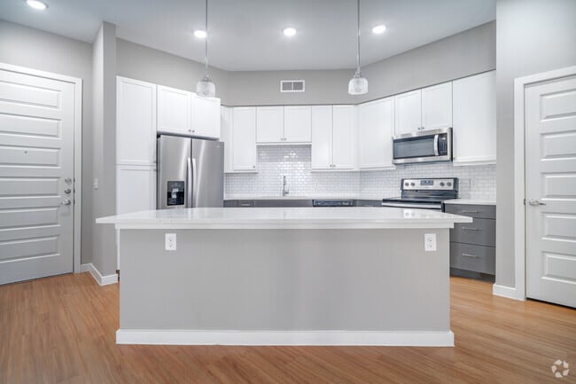 2BR, 2BA - 1174SF - Kitchen - Southline
