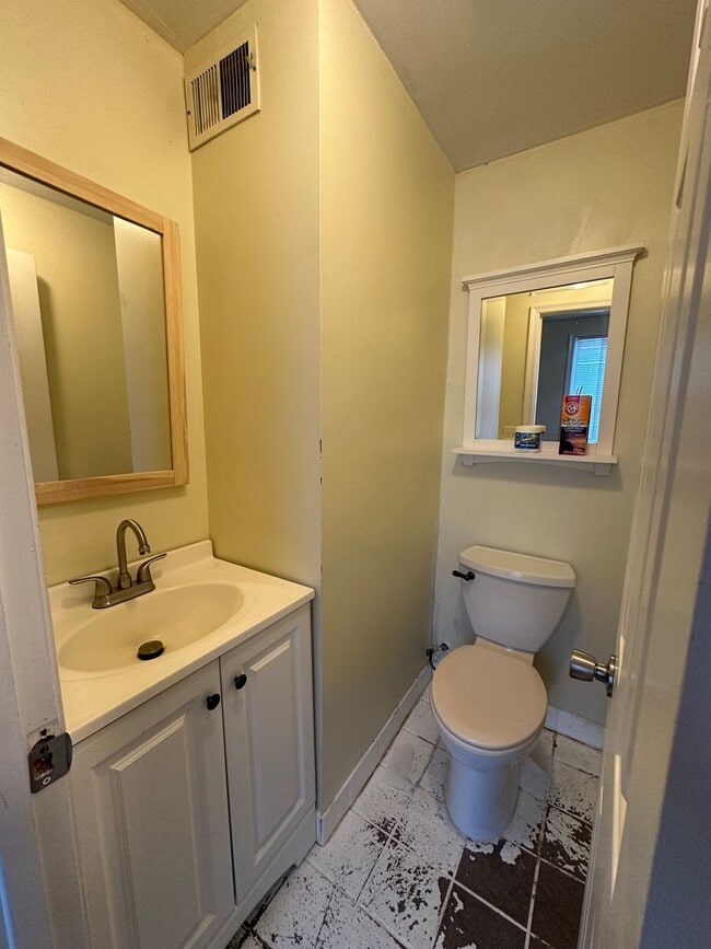 Photo - Beautiful 2 Bed/ 1.5 Bath ready for rent!