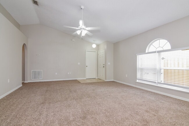 Photo - 11349 Ivy Flower Loop