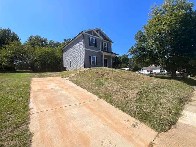 621 Acorn St