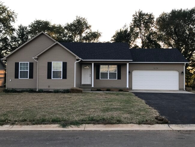 Building Photo - 1474 N POINTE Wy