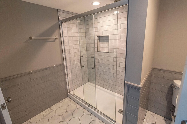 Photo - 319 West Blvd N