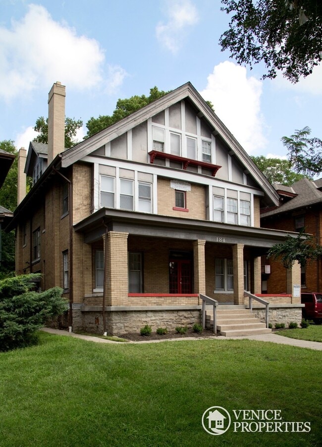 Building Photo - 12 Bedroom on OSU Campus Rental