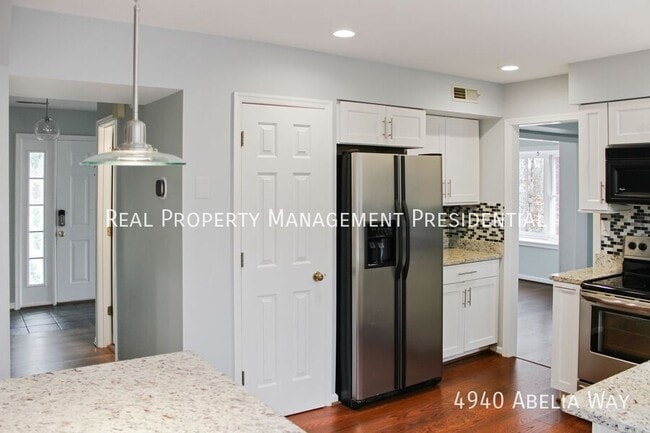 Photo - 4940 Abelia Way