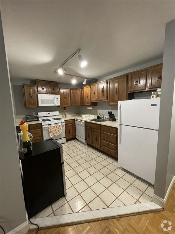 Building Photo - 99 W 4th St Unit 1A Rental