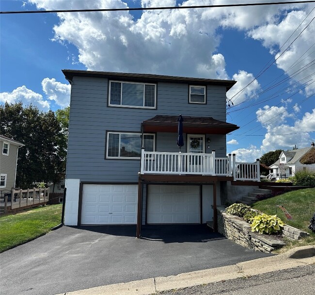Building Photo - 127 Pierce Ave Unit 1