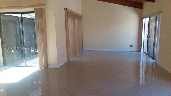 Photo - 2675 Parkview Dr S