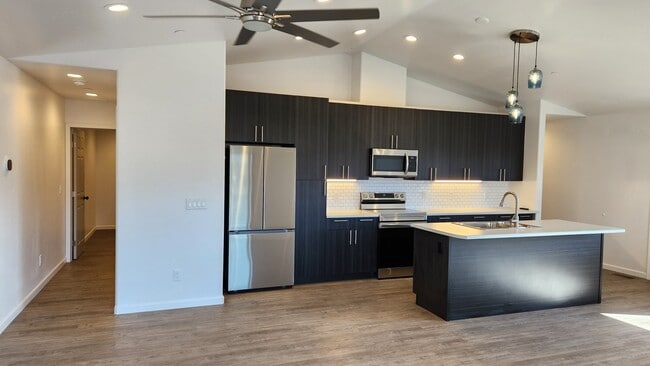 Photo - 570 Bent River Rd
