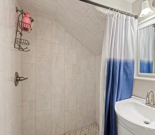 Photo - 1914 Bonnie Ln