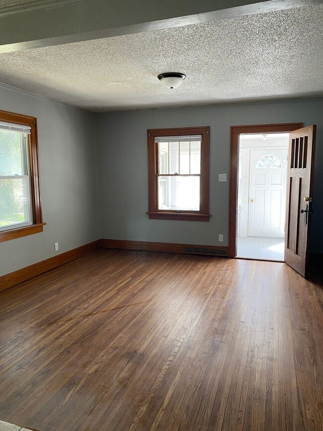 Photo - 718 Dawson St