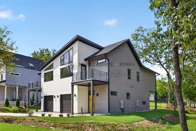 Photo - 543 Bragg St