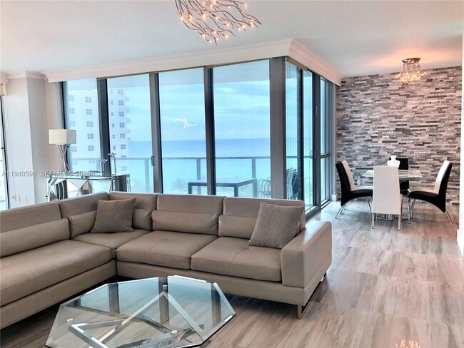 Photo - 3101 S Ocean Dr Unidad 801