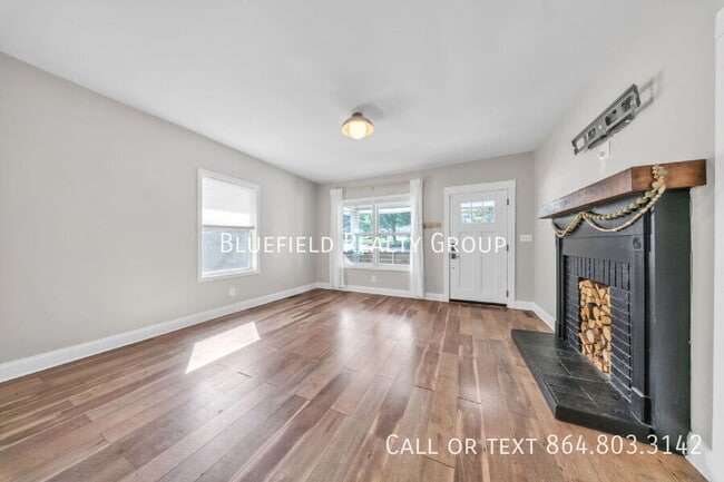 Photo - 800 Perry Rd