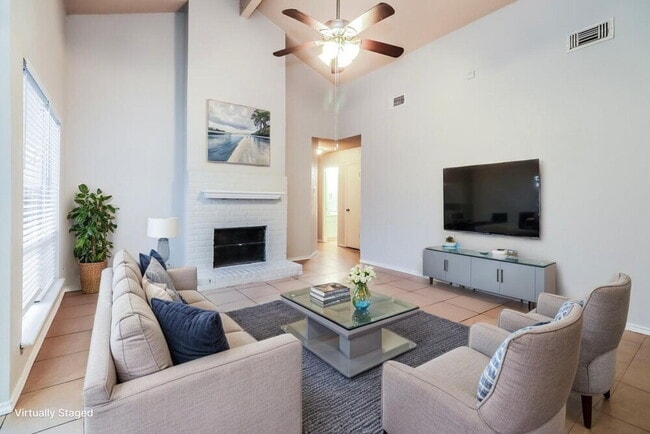 Photo - 16227 Corsair Rd