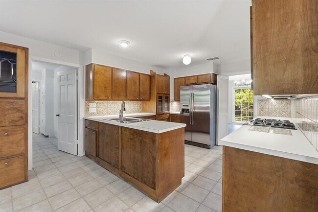 Photo - 2802 Pecos St