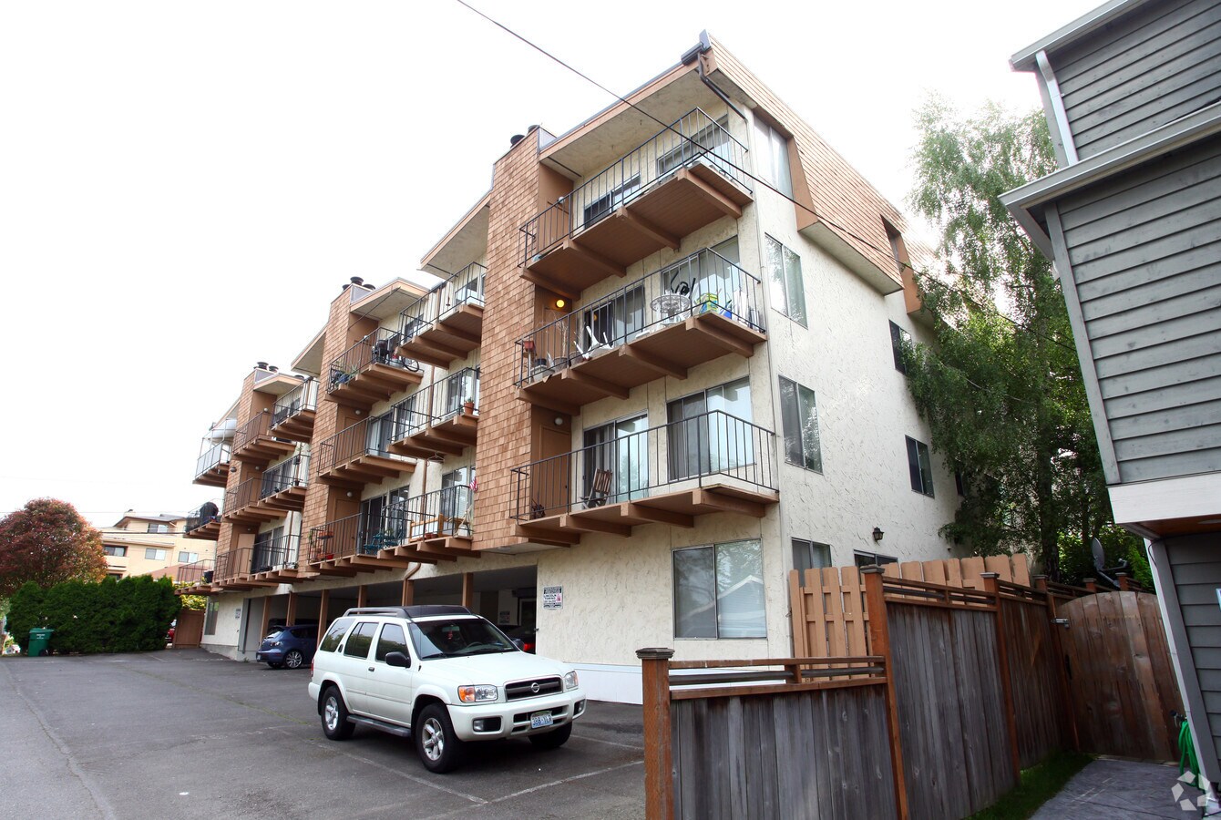 Photo - Arragun Apartments