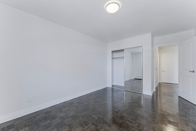 Photo - Valhalla Court I